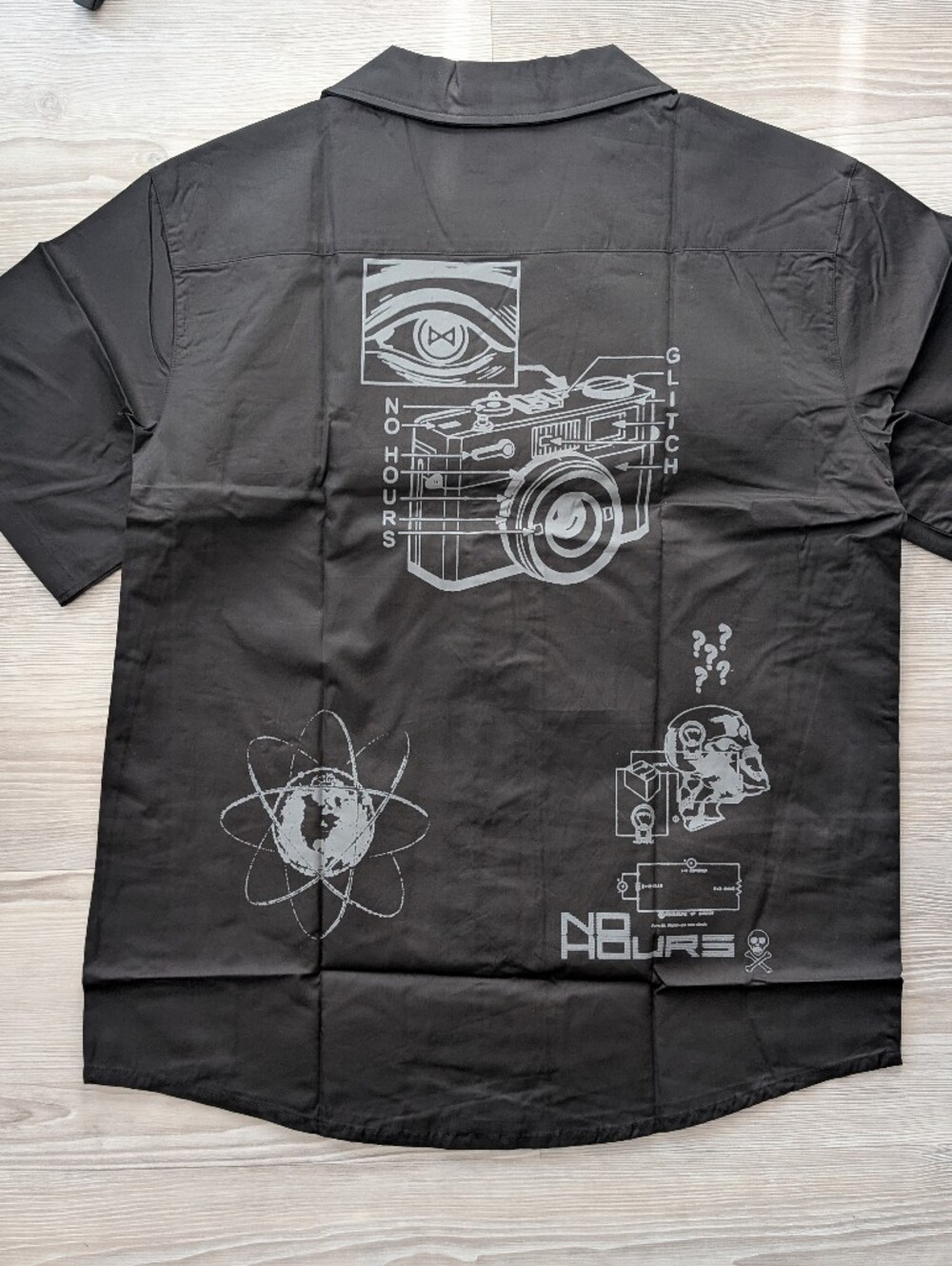 NOHOURS Button Up Shirt XL Black Skull Graphic Short Sleeve Camp Collar NWT
